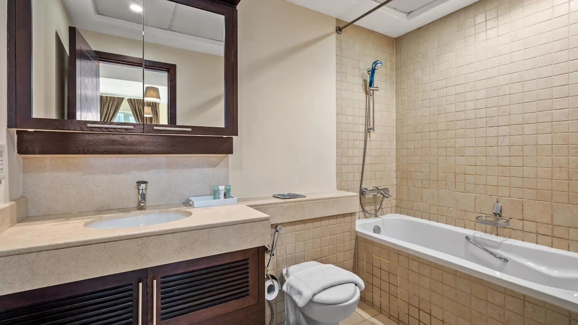 Fountain View One Bedroom Apartment Dubai United Arab Emirates