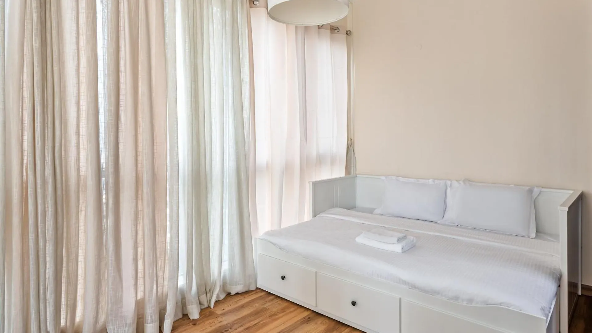 Fountain View One Bedroom Apartment Dubai 0*,  United Arab Emirates